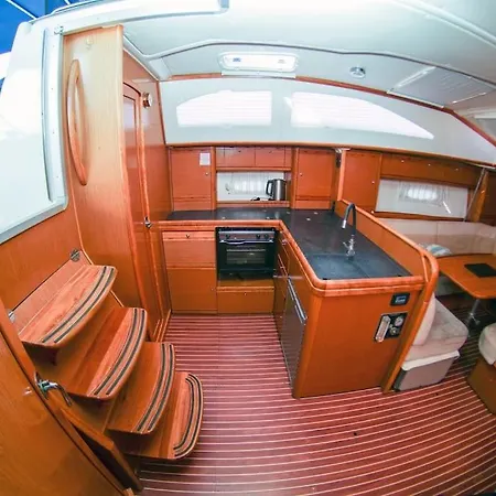 Bavaria Vision 44