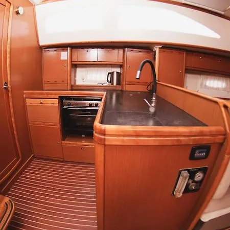 Πλωτό κατάλυμα Bavaria Vision 44 Figueira da Foz