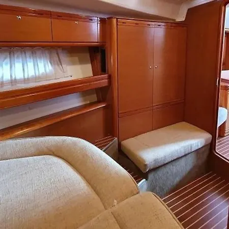 Πλωτό κατάλυμα Bavaria Vision 44 Figueira da Foz